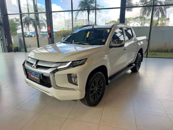 MITSUBISHI L200 TRITON 2.4 16V TURBO DIESEL SPORT HPE CD 4P 4X4 AUTOMÁTICO MITSUBISHI L200 TRITON 2.4 16V TURBO DIESEL SPORT HPE CD 4P 4X4 AUTOMÁTICO